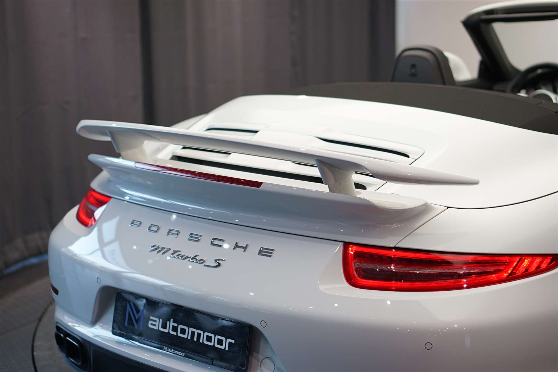 PORSCHE 911 Turbo S Cabrio PDK *CH-Fahrzeug* *wenig KM*-image-13