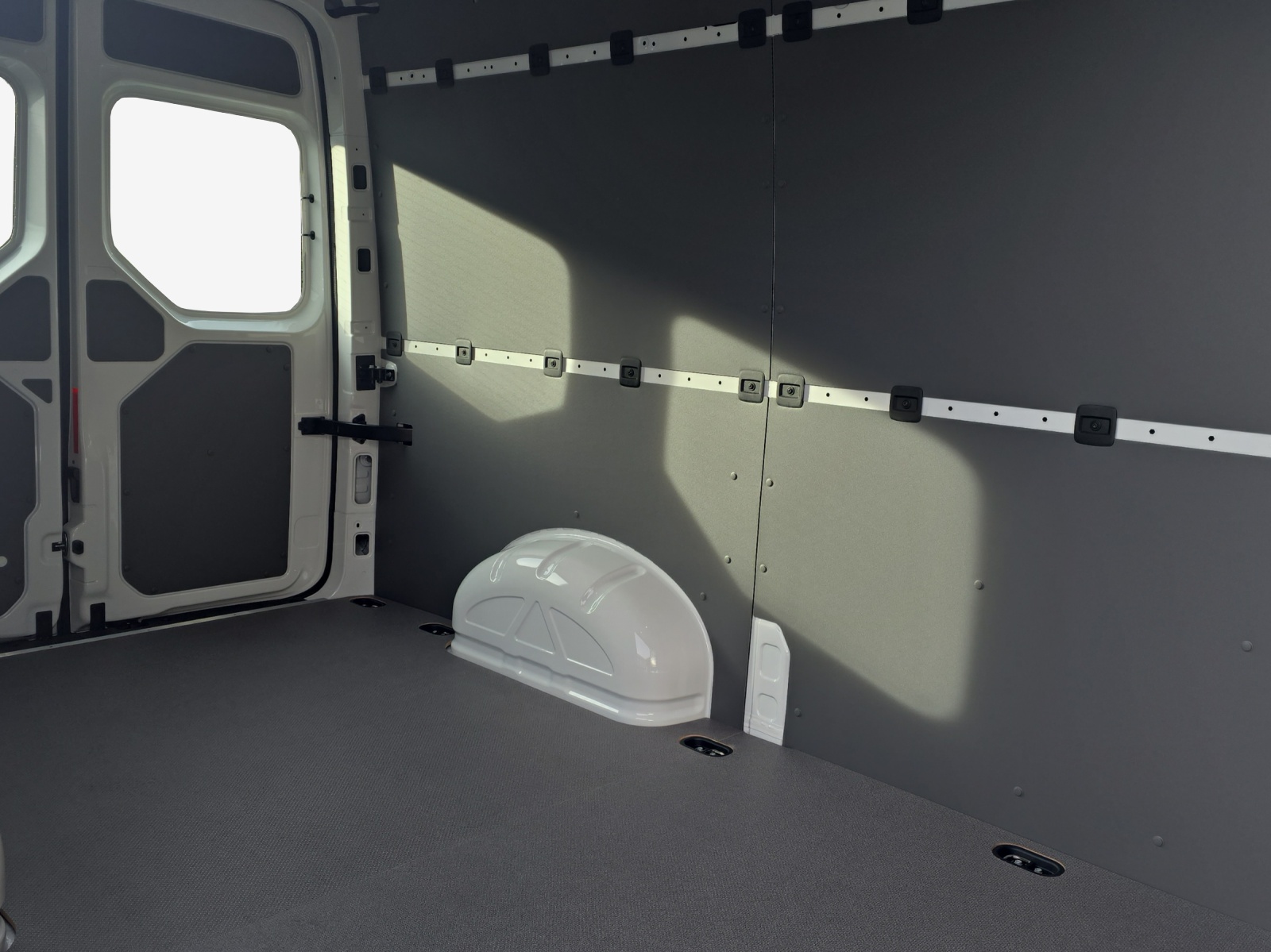 VW Crafter 35 2.0 TDI Entry L3 A-image-11