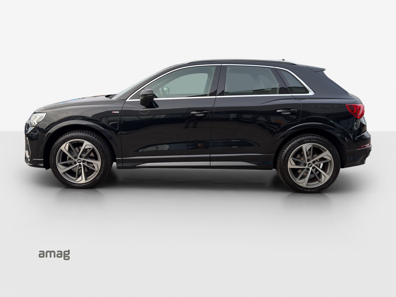 AUDI Q3 35 TFSI S line Attraction S-tronic-image-1