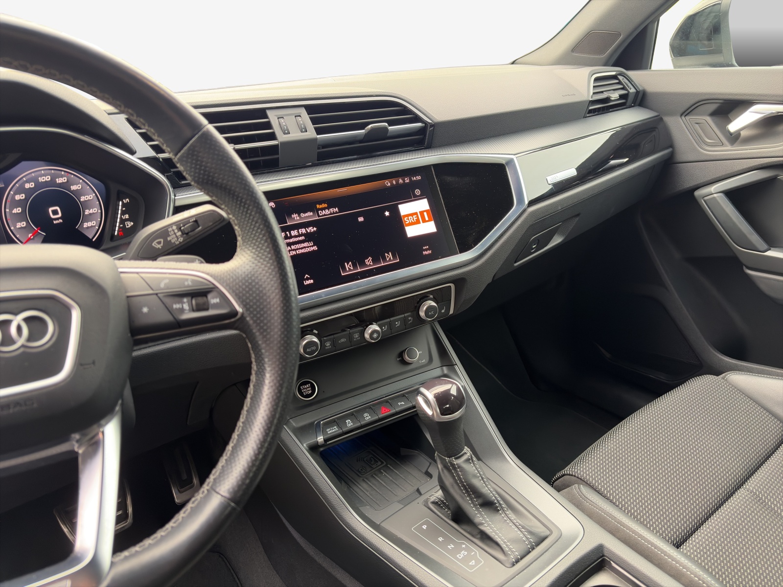 AUDI Q3 35 TFSI S line Attraction S-tronic-image-10