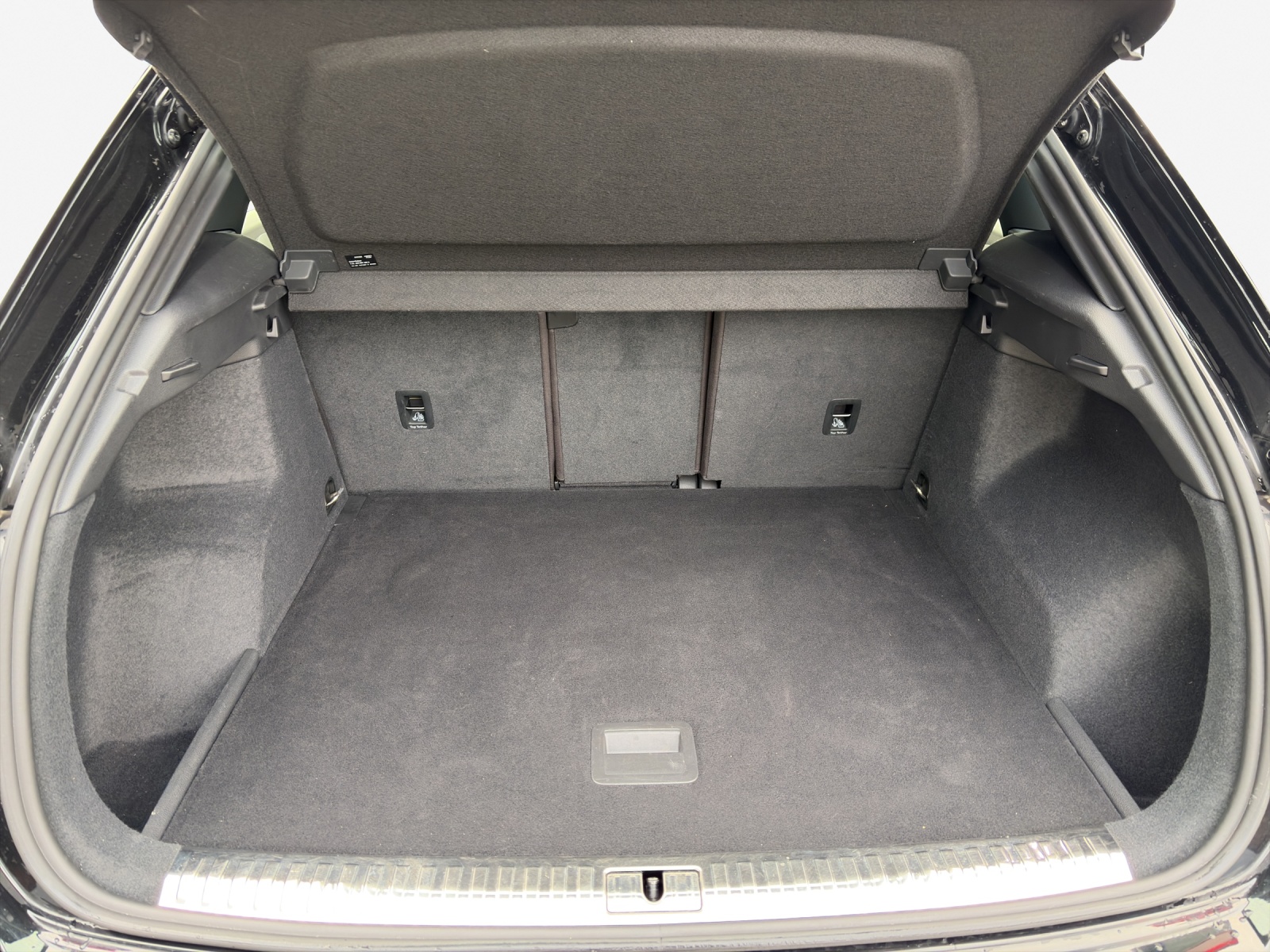 AUDI Q3 35 TFSI S line Attraction S-tronic-image-12