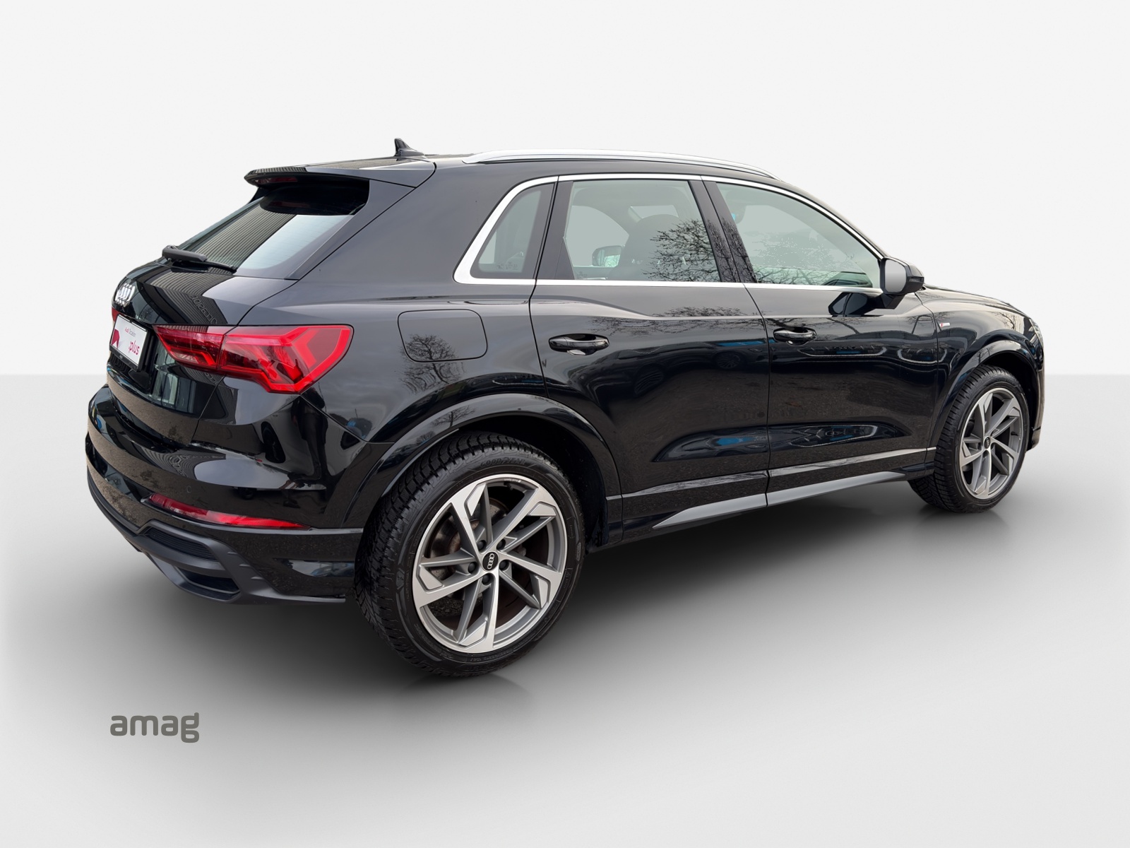 AUDI Q3 35 TFSI S line Attraction S-tronic-image-4