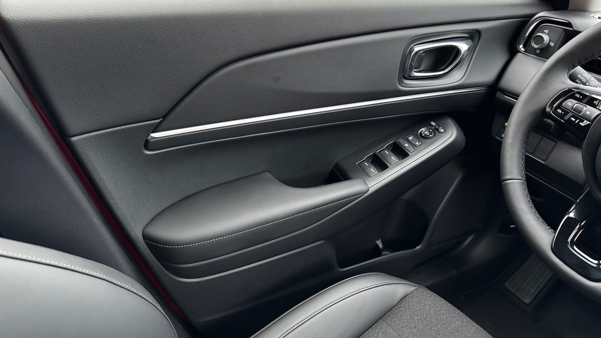 HONDA HR-V e:HEV 1.5l Advance Crystal Red, Urban Grau vorrätig 1.9% Leasing Aktion unschlagbar mit 8 Jahren Garantie-image-9