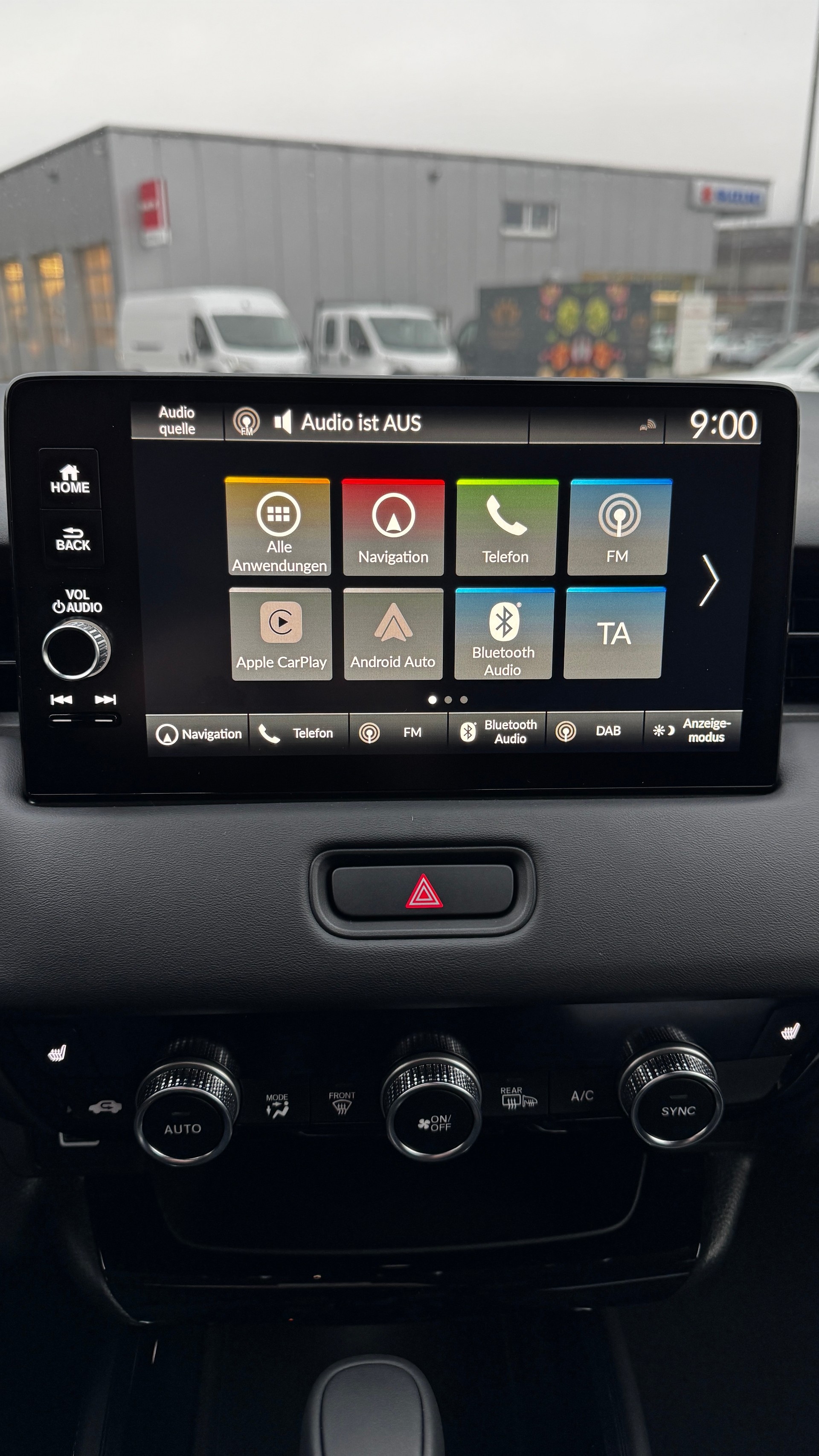 HONDA HR-V e:HEV 1.5l Advance Crystal Red, Urban Grau vorrätig 1.9% Leasing Aktion unschlagbar mit 8 Jahren Garantie-image-15