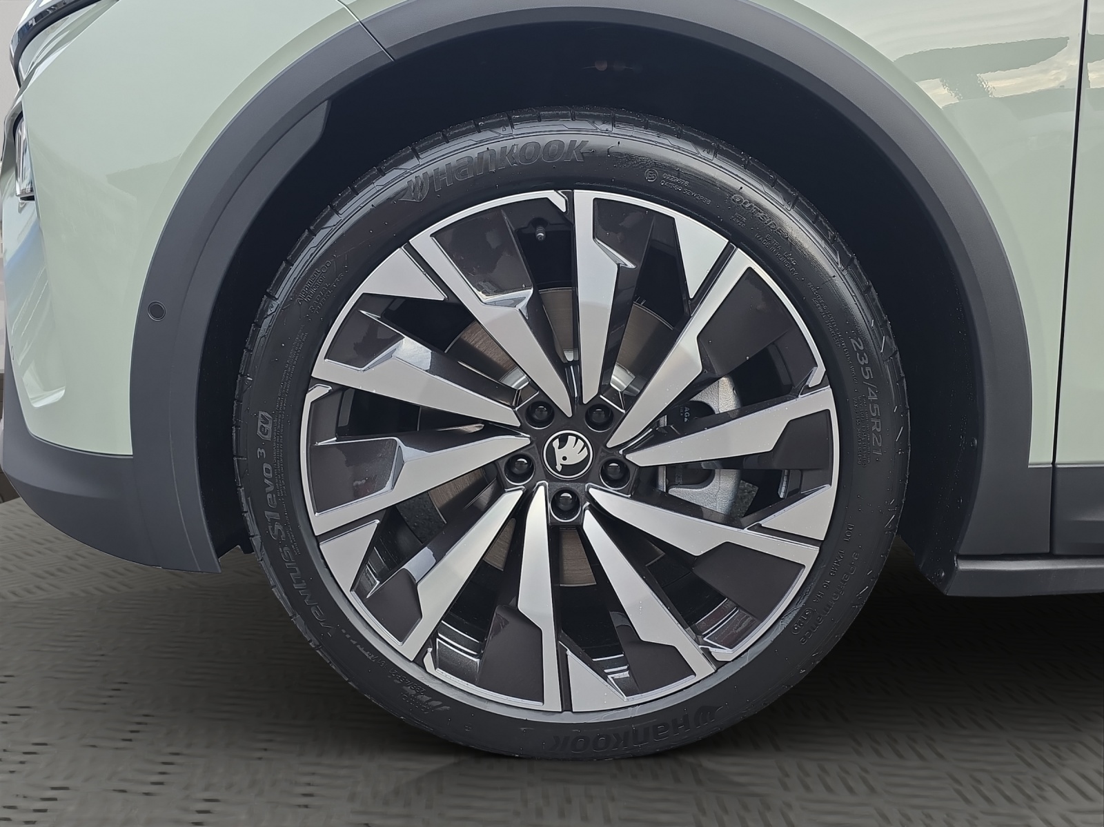 SKODA Elroq 85x Sportline 4x4-image-6
