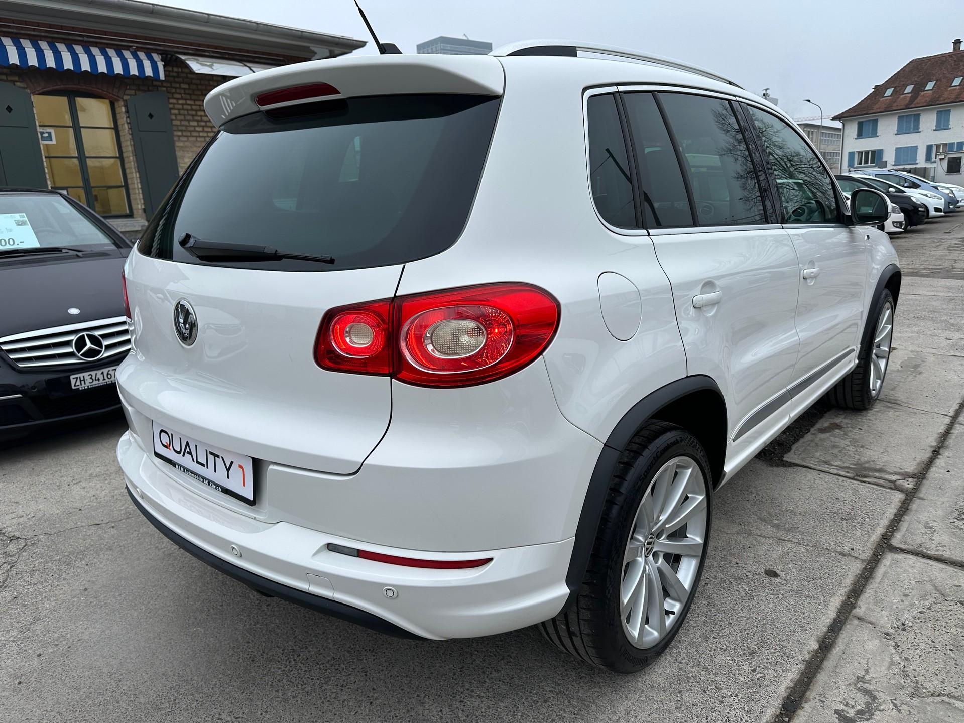 VW Tiguan 2.0 TSI Sport&Style DSG R-Line-image-6