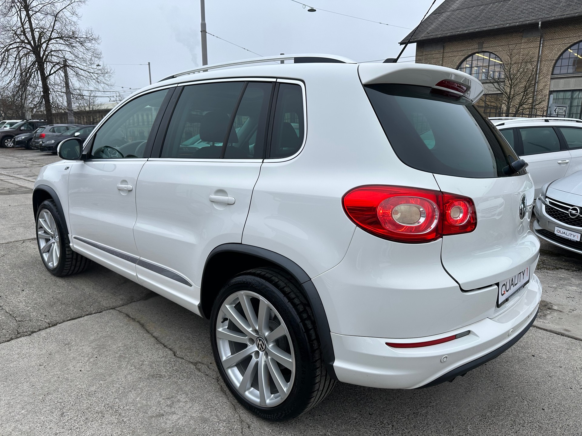 VW Tiguan 2.0 TSI Sport&Style DSG R-Line-image-5