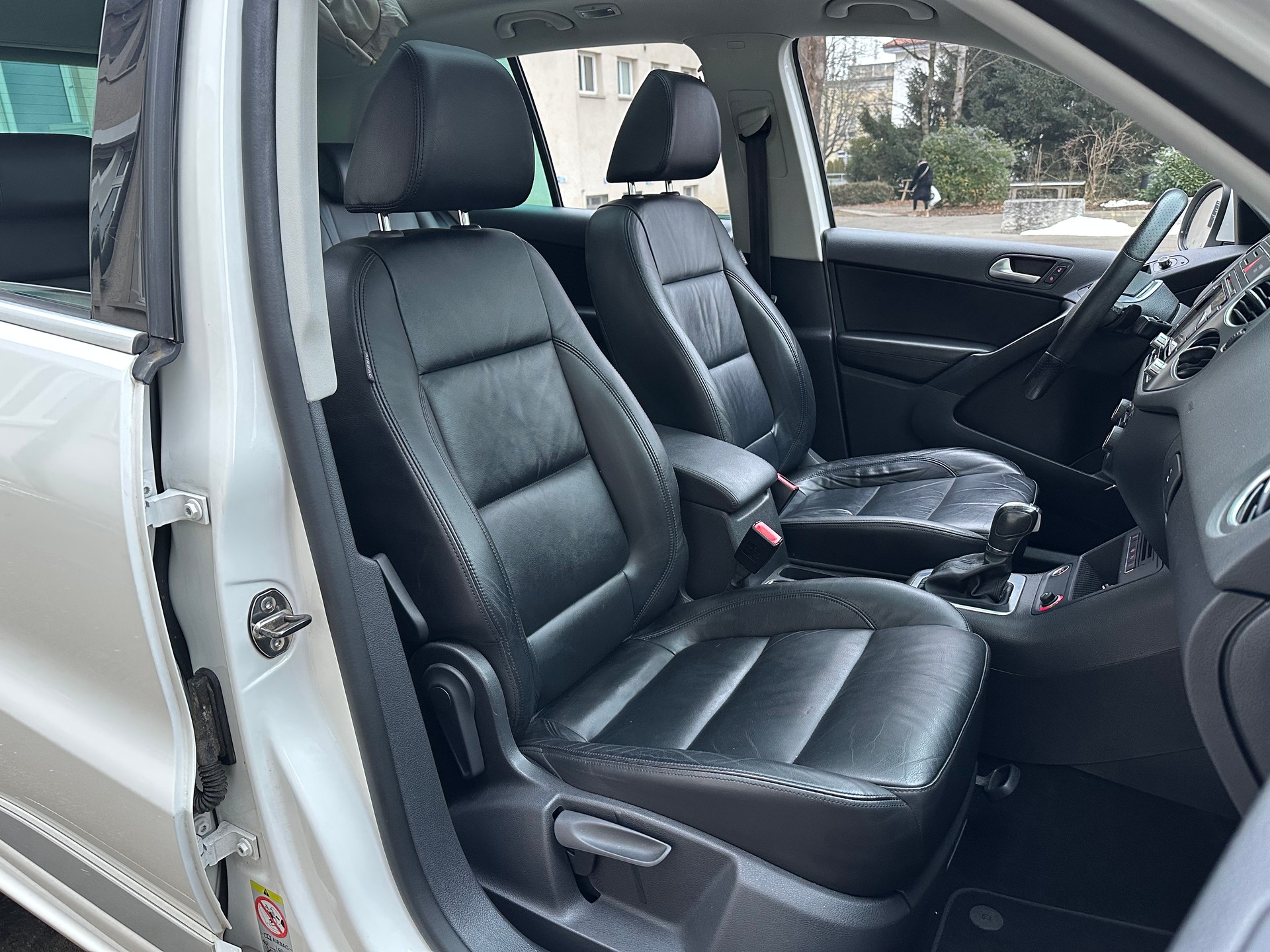 VW Tiguan 2.0 TSI Sport&Style DSG R-Line-image-14