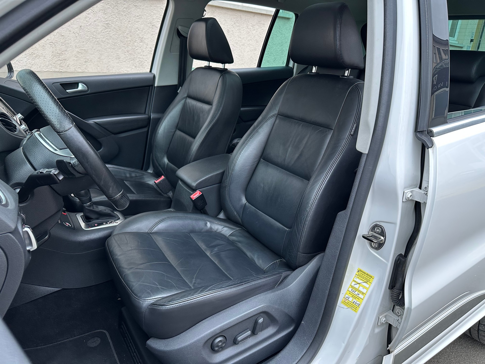VW Tiguan 2.0 TSI Sport&Style DSG R-Line-image-13