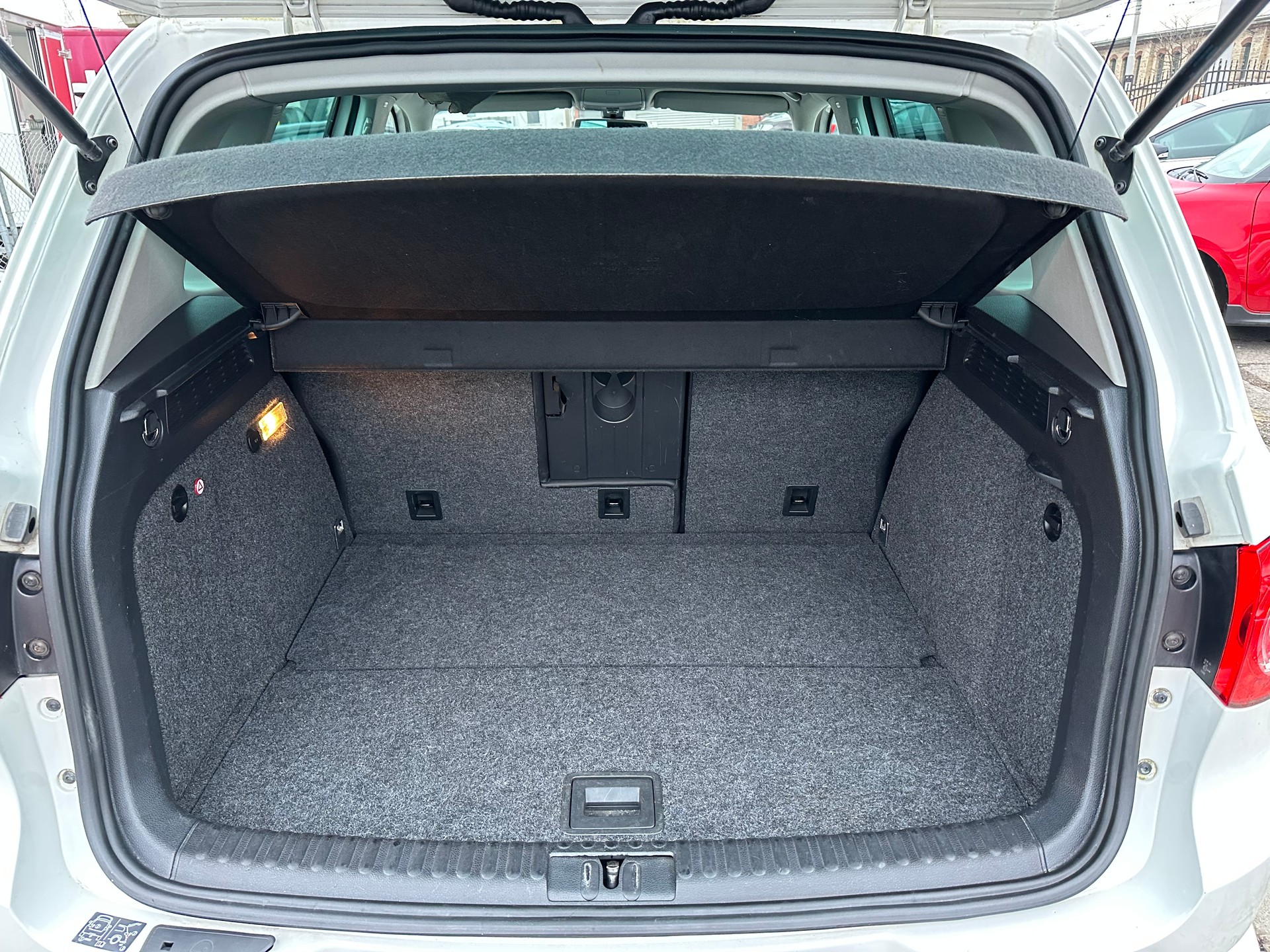 VW Tiguan 2.0 TSI Sport&Style DSG R-Line-image-31