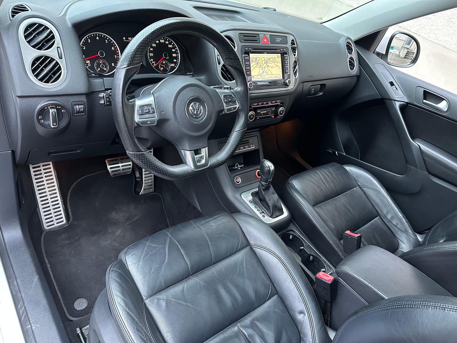 VW Tiguan 2.0 TSI Sport&Style DSG R-Line-image-10