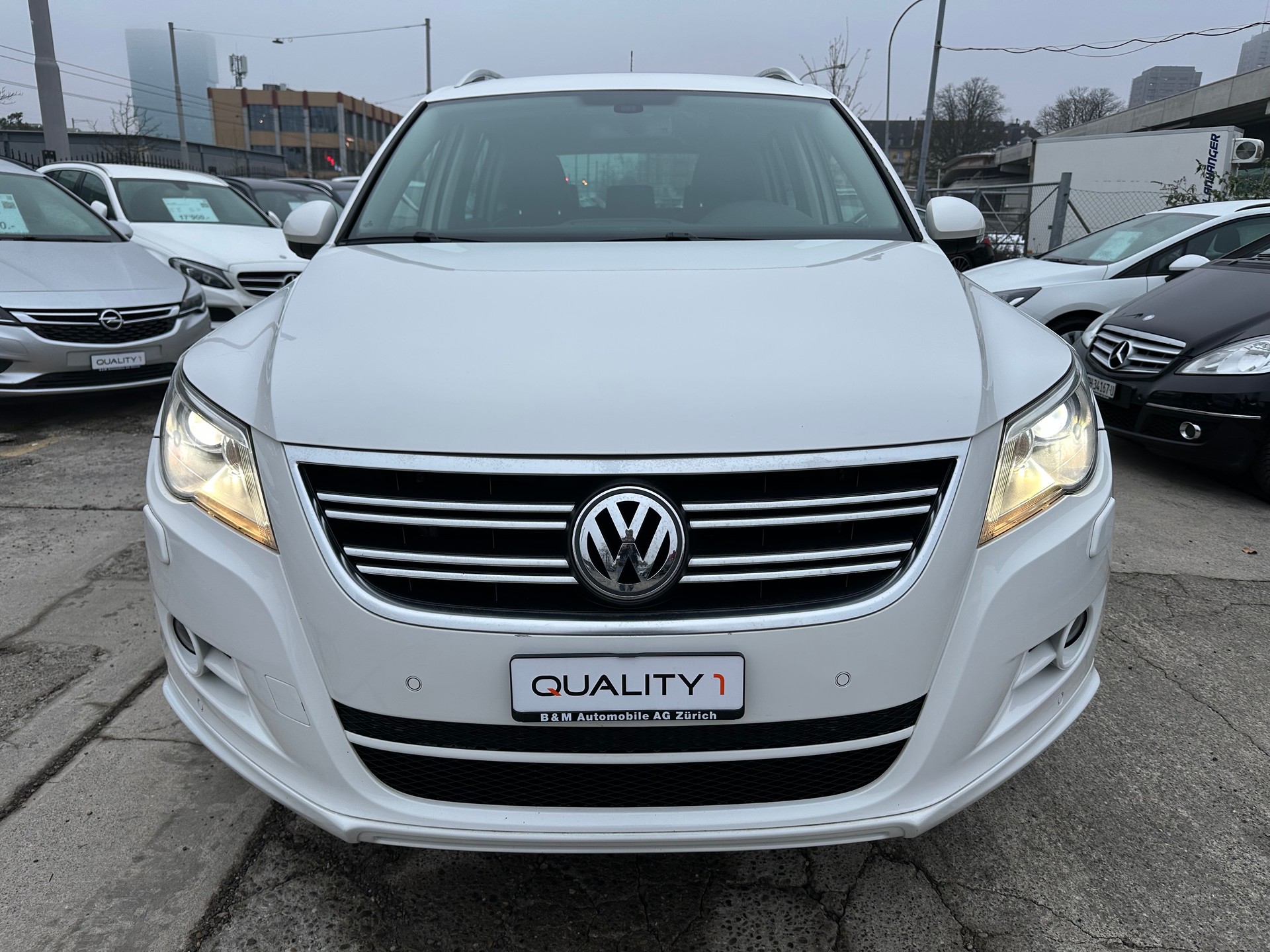 VW Tiguan 2.0 TSI Sport&Style DSG R-Line-image-1