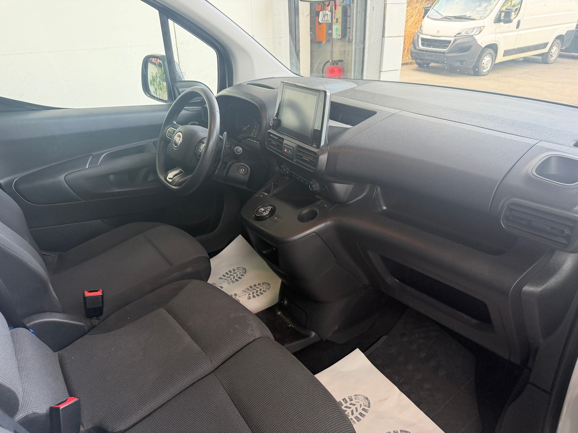 FIAT Doblo 1.5 BlueHDi L1 1000kg Swiss Plus A-image-6