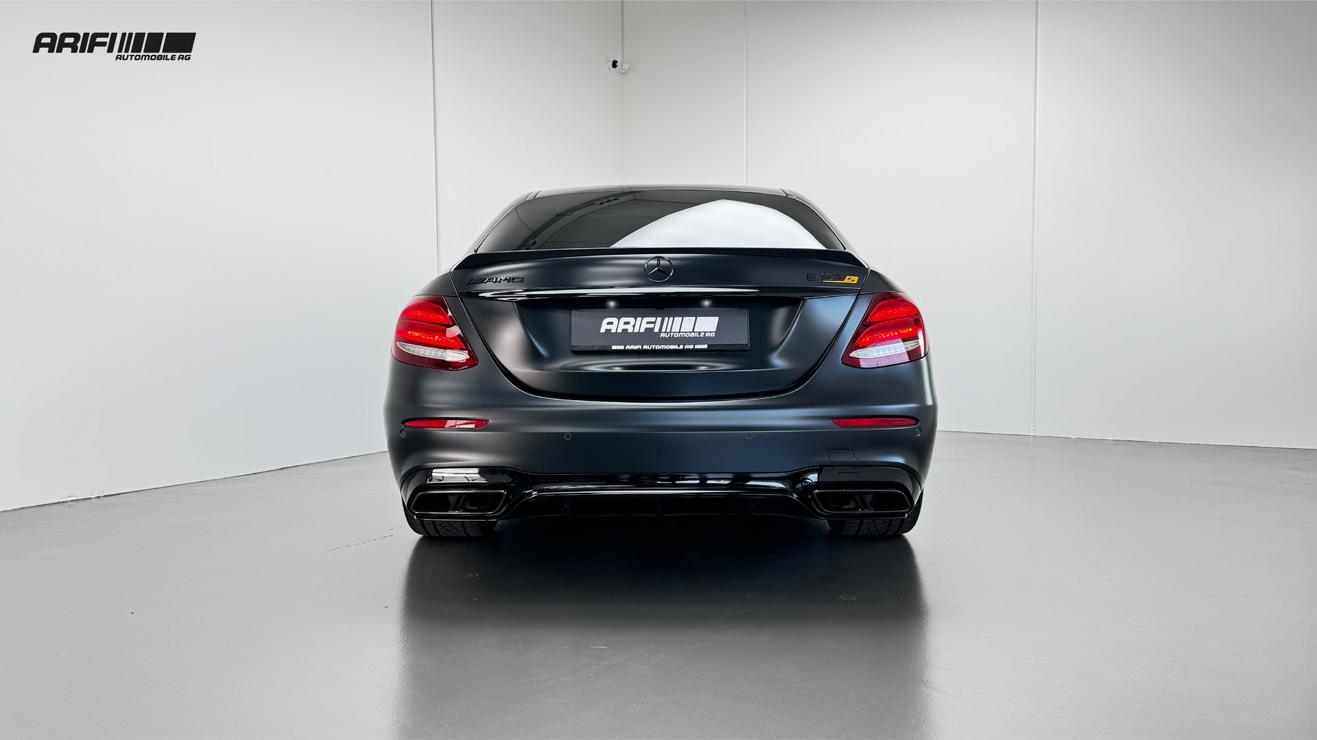 MERCEDES-BENZ E 63 AMG S Edition 1 Nachtschwarz Magno-image-4