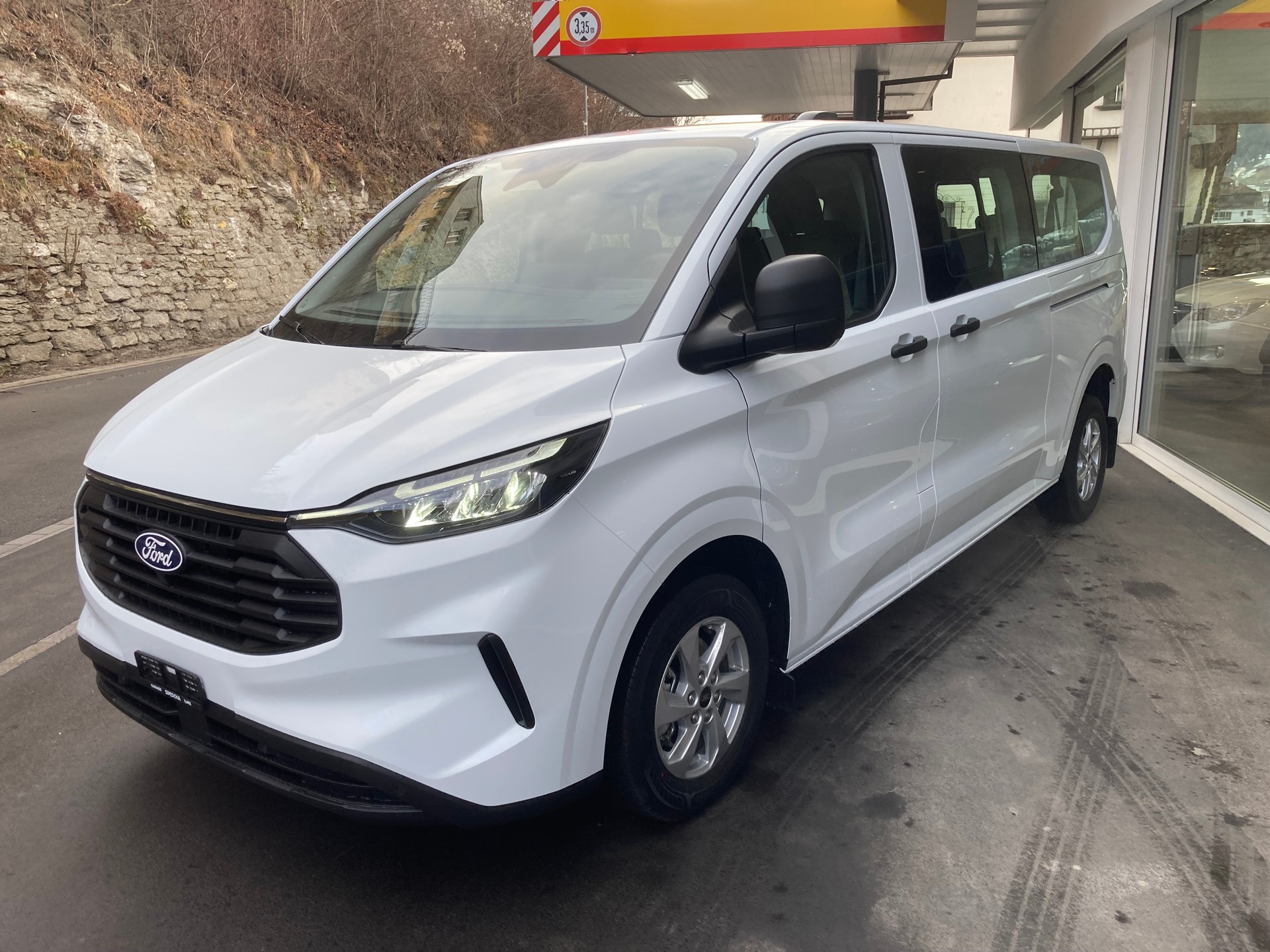 FORD Transit Custom Combi 320 L2H1 Trend Automat 4x4-showroom-element-1