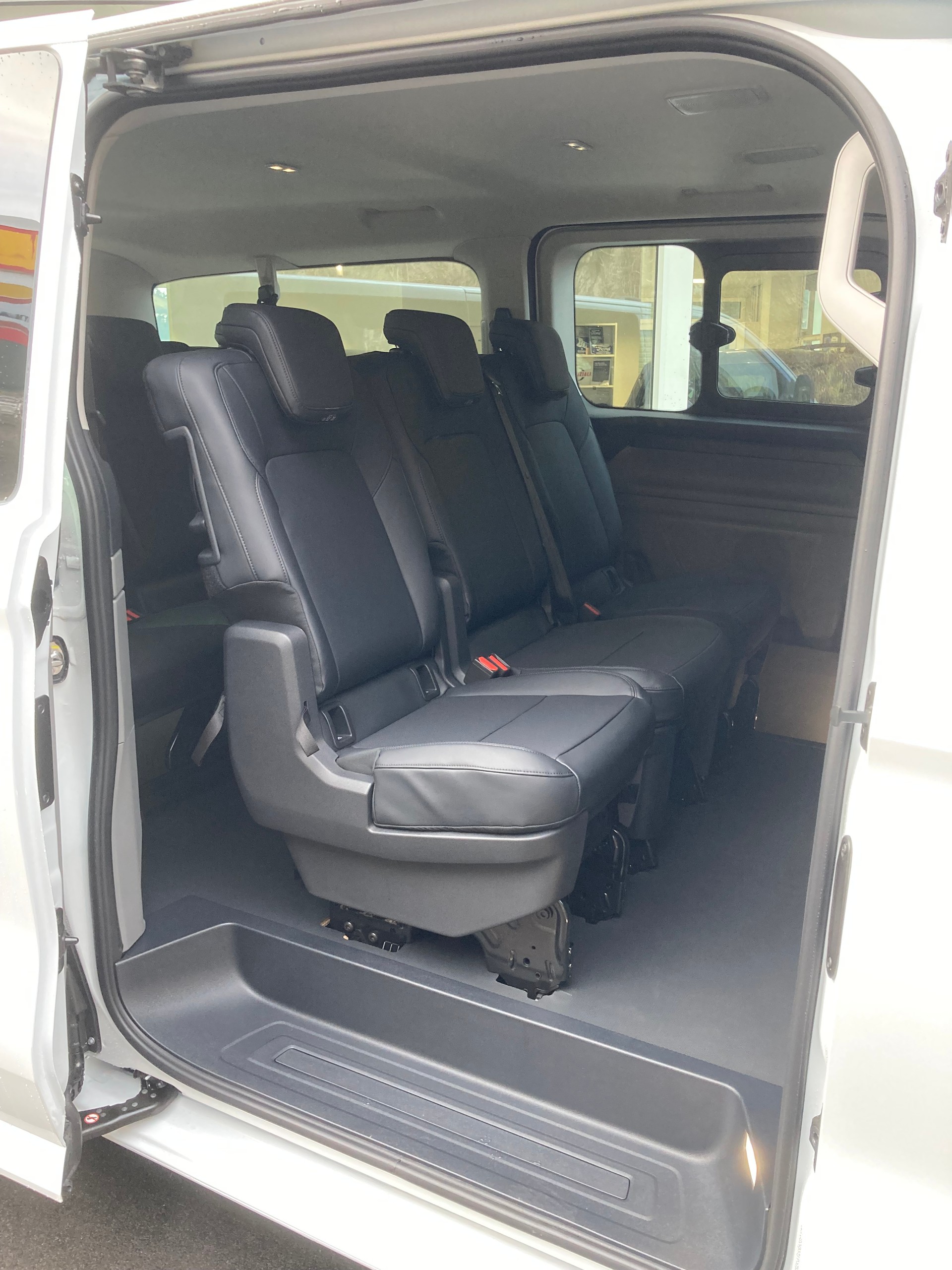 FORD Transit Custom Combi 320 L2H1 Trend Automat 4x4-image-10