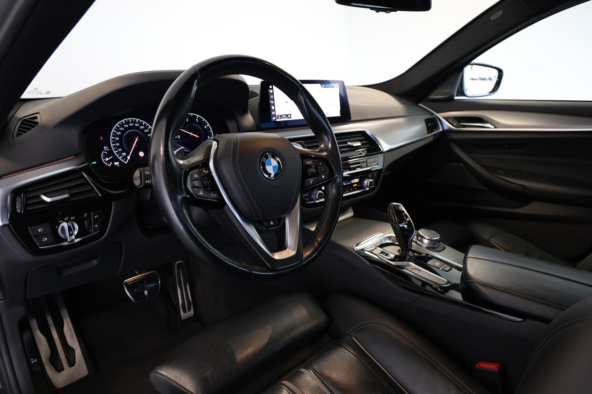 BMW 540d M-Sport xDrive Steptronic-image-7