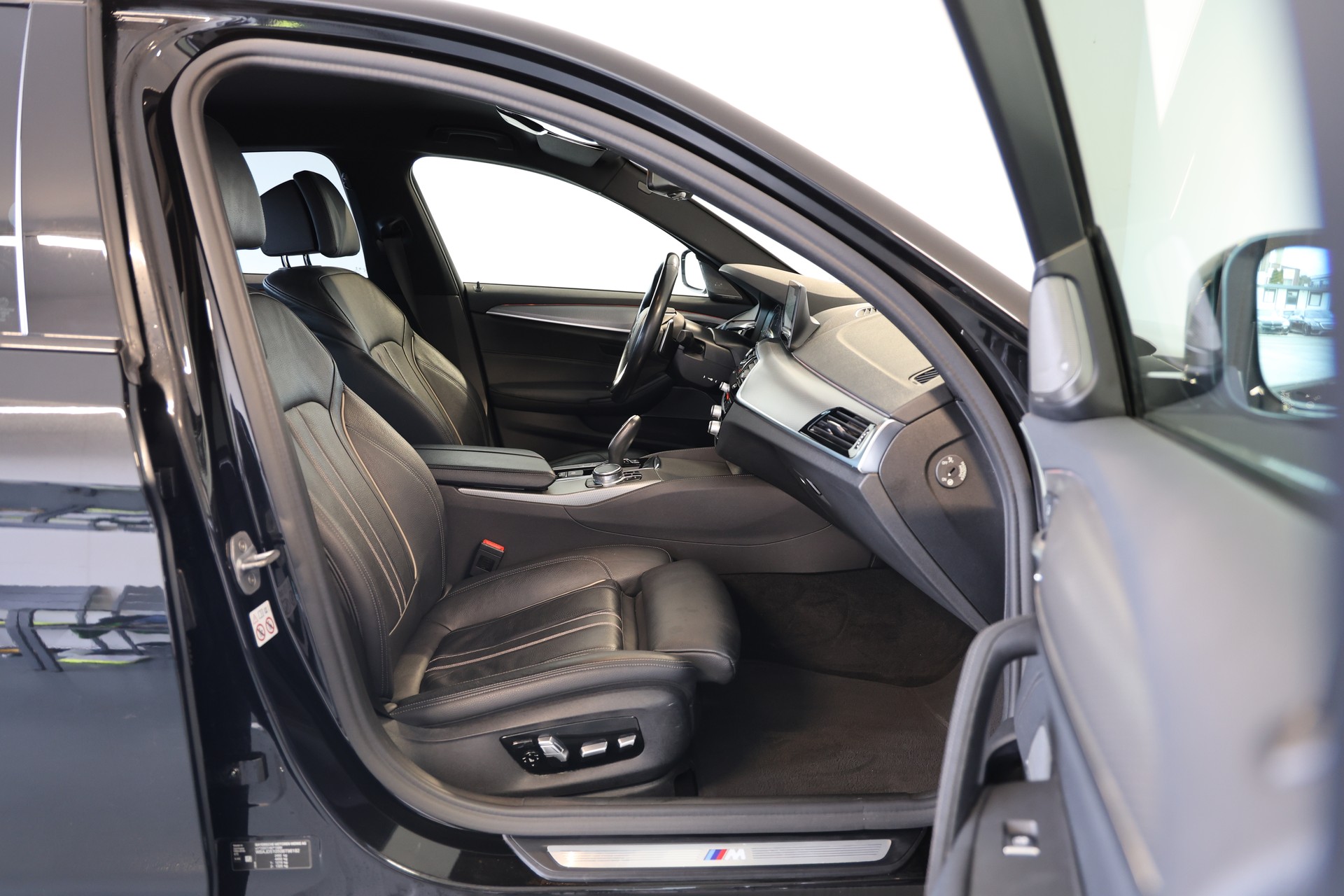 BMW 540d M-Sport xDrive Steptronic-image-11