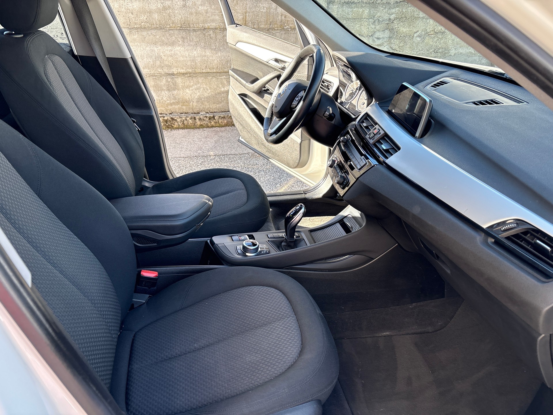 BMW X1 sDrive 18i Steptronic DSK-image-7