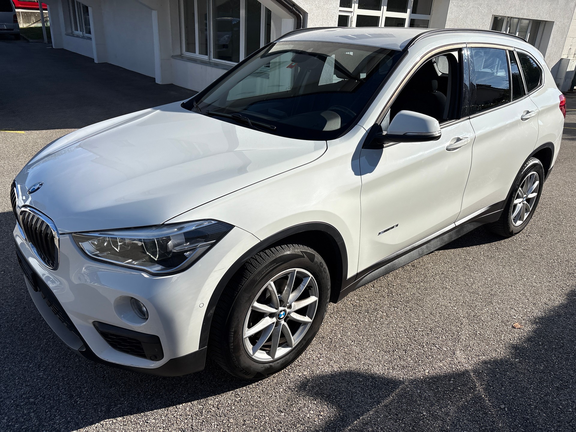 BMW X1 sDrive 18i Steptronic DSK-image-2