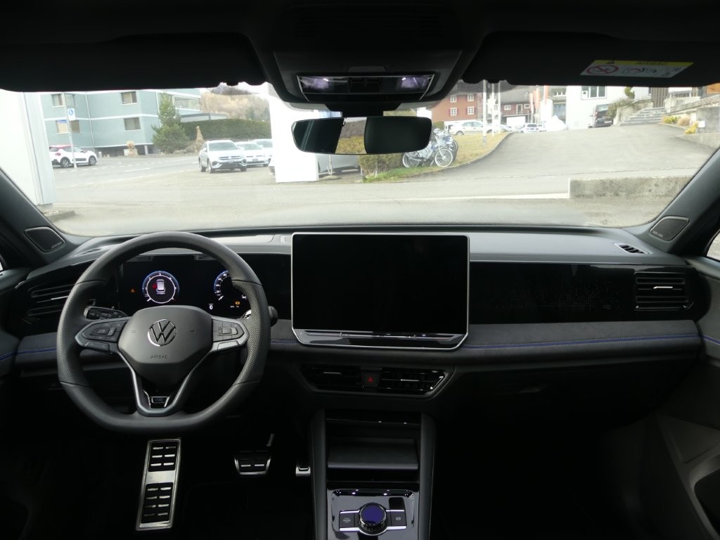 VW Tiguan 2.0 TDI SCR R-Line 4Motion DSG-image-7