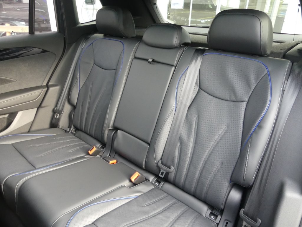 VW Tiguan 2.0 TDI SCR R-Line 4Motion DSG-image-11