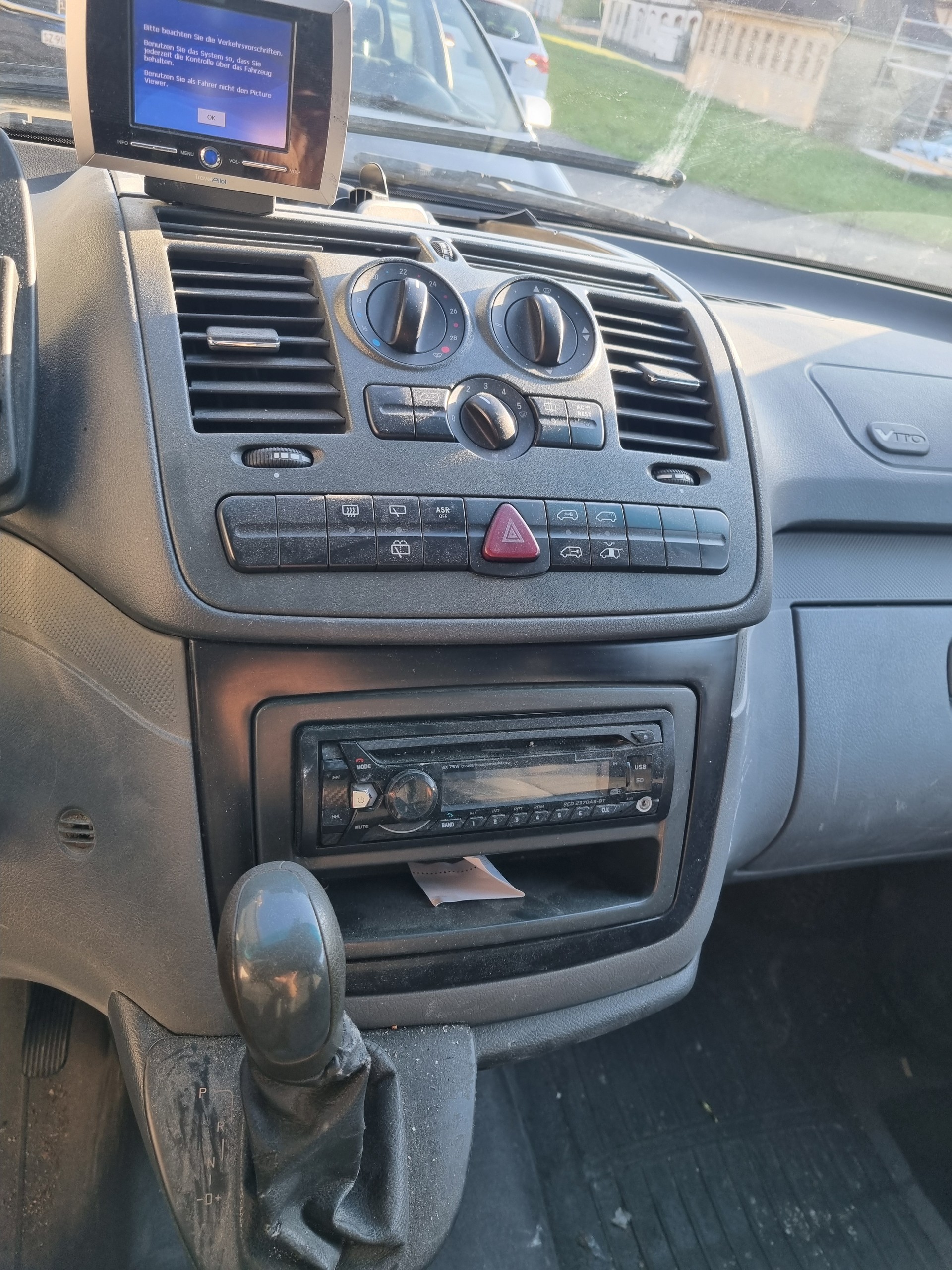 MERCEDES-BENZ Vito 111 CDI-image-10
