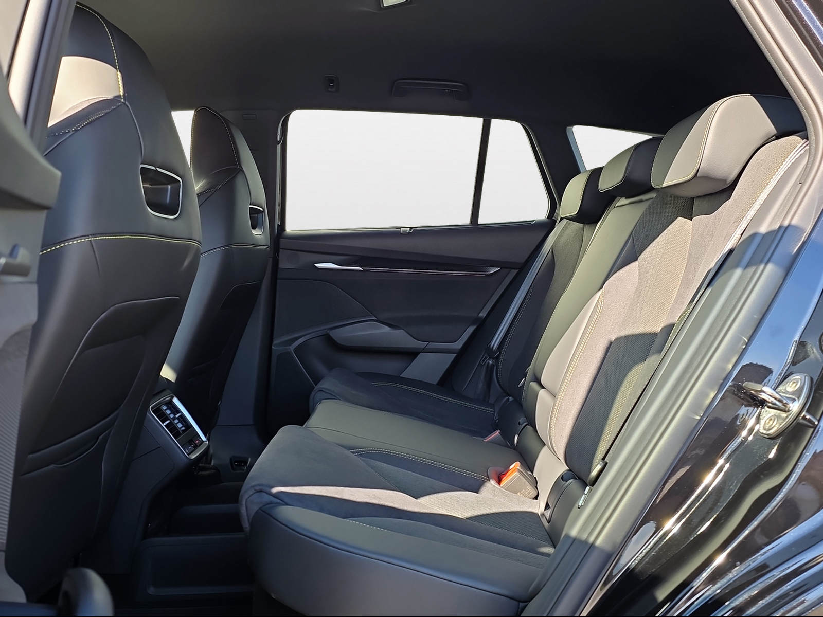 SKODA Enyaq 4x4 RS-image-10