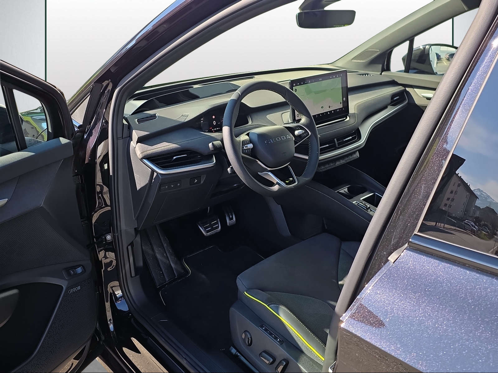 SKODA Enyaq 4x4 RS-image-5