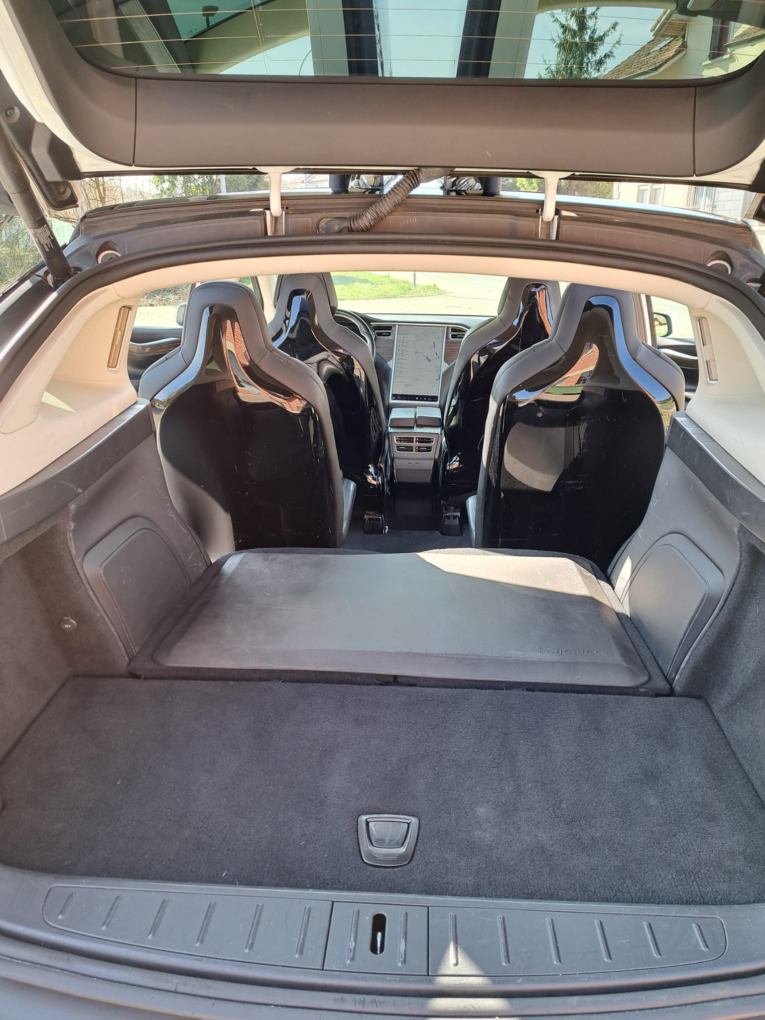 TESLA Model X 90 D-image-4