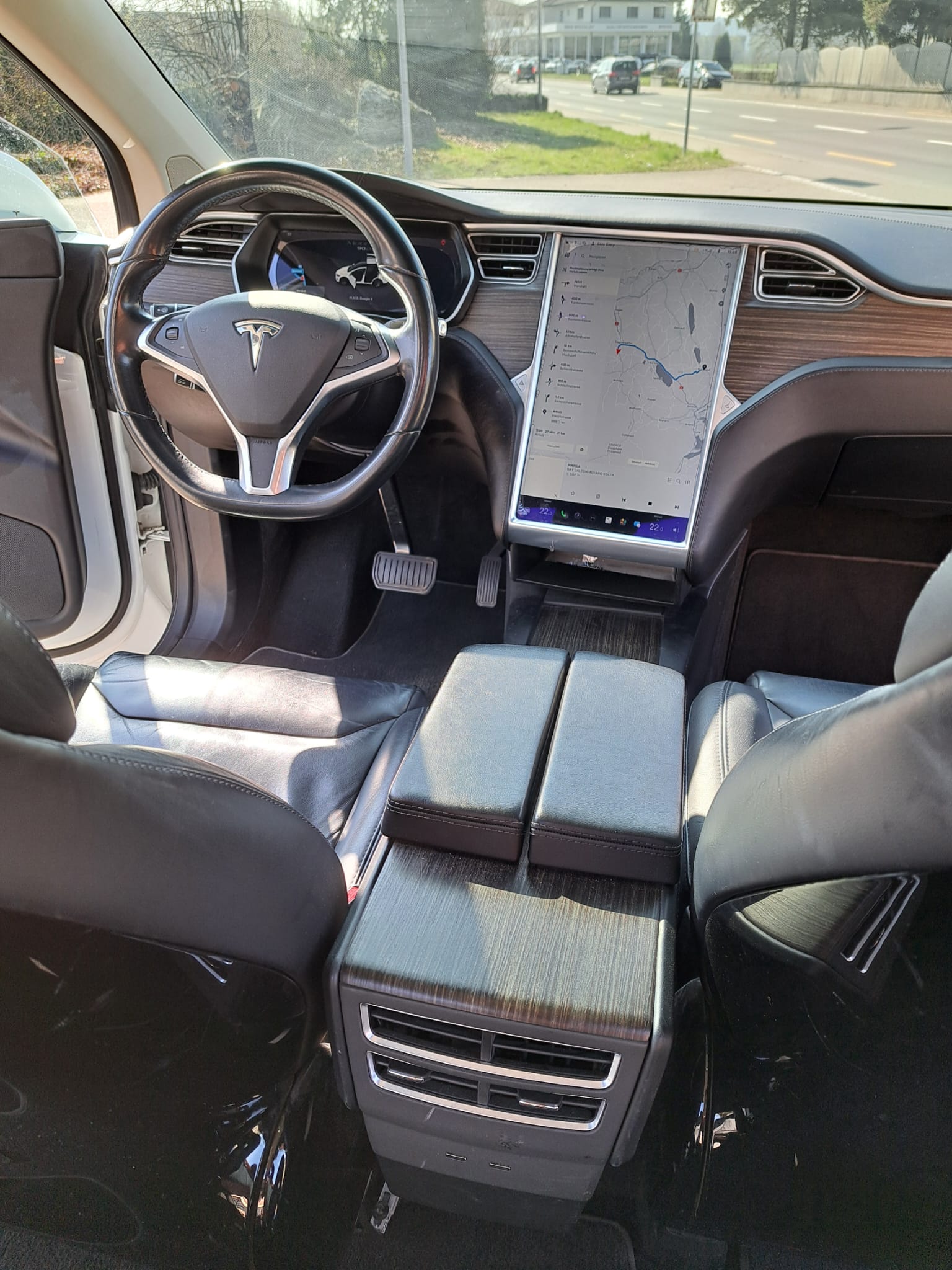 TESLA Model X 90 D-image-5