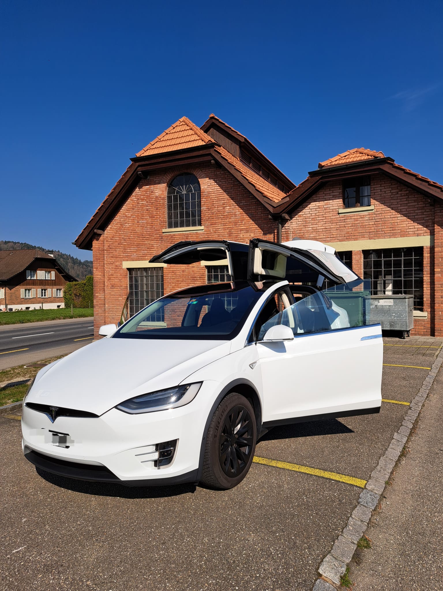 TESLA Model X 90 D-image-1