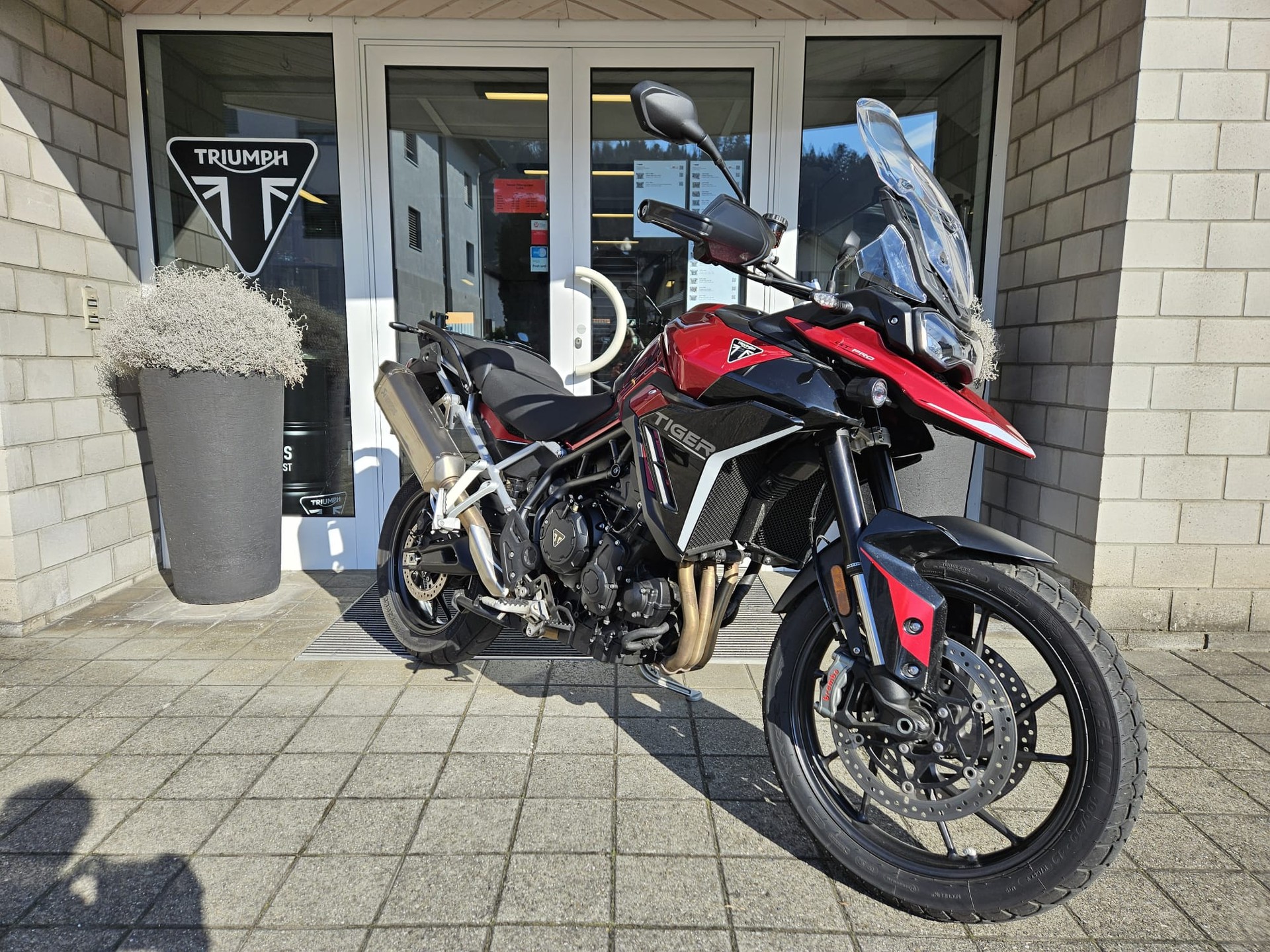 TRIUMPH Tiger 900 GT Pro-showroom-element-2