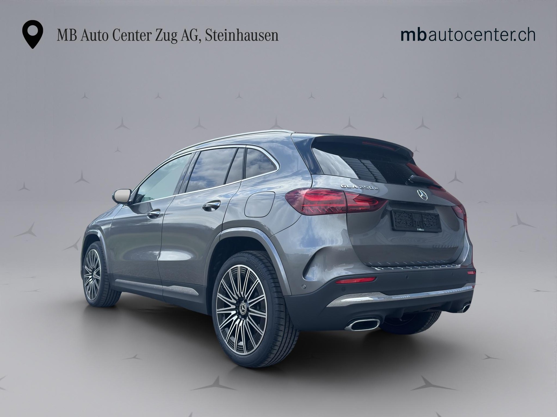 MERCEDES-BENZ GLA 250 e EQ Star AMG Line-image-3