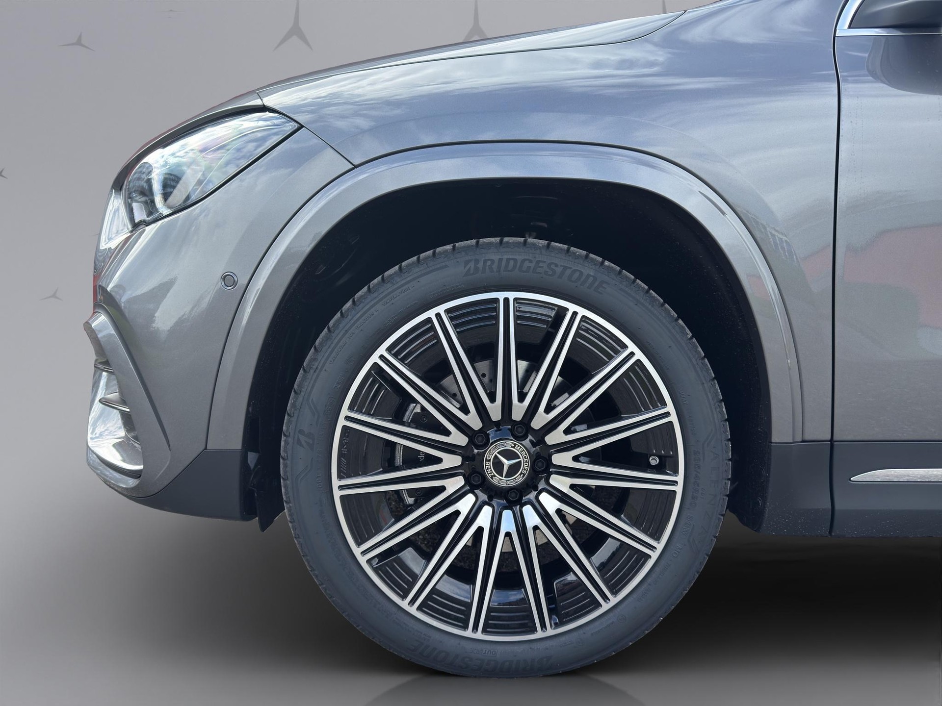 MERCEDES-BENZ GLA 250 e EQ Star AMG Line-image-2