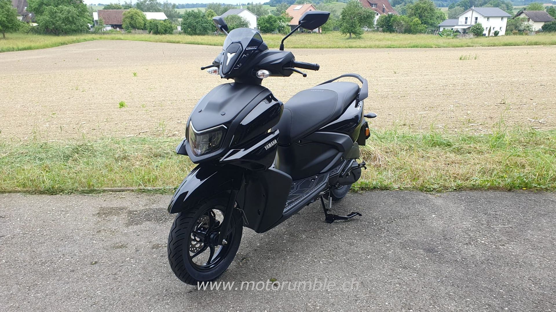 YAMAHA LCG125 RAYZR-image-2