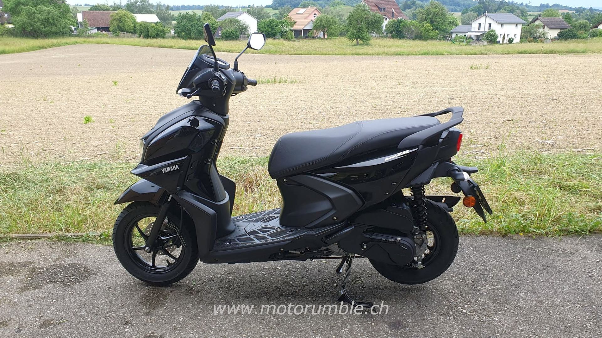 YAMAHA LCG125 RAYZR-image-3