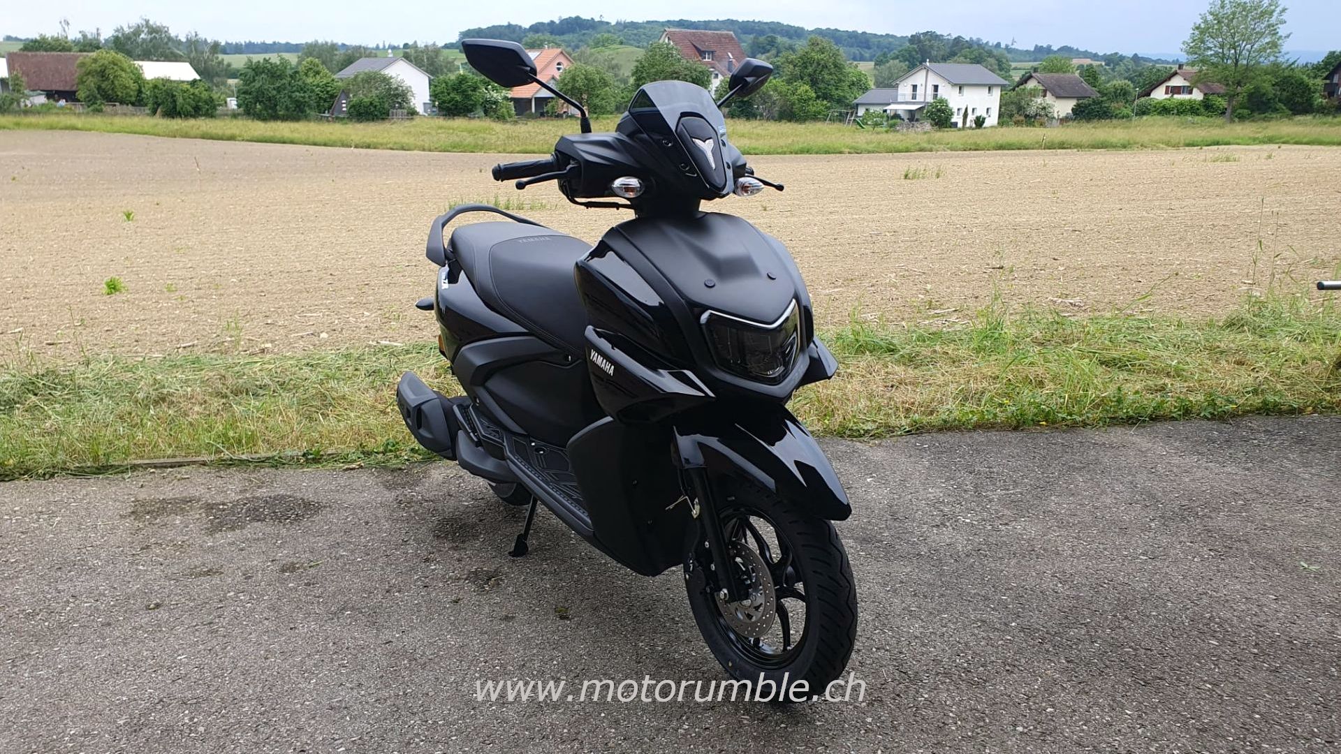 YAMAHA LCG125 RAYZR-image-1
