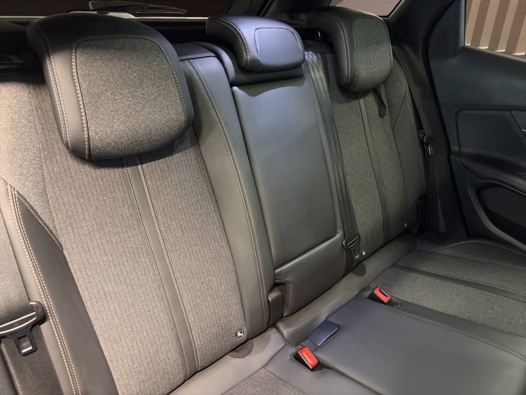 PEUGEOT 3008 1.6 THP GT Line EAT-image-7