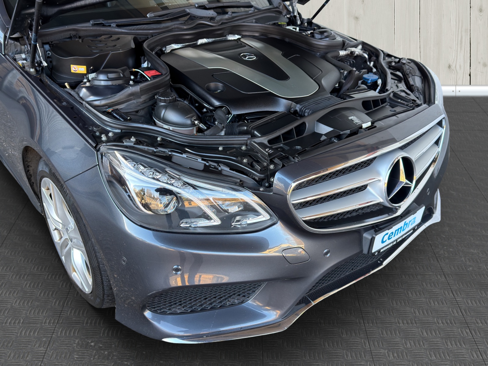MERCEDES-BENZ E 350 BlueTEC Avantgarde 4Matic 7G-Tronic-image-15