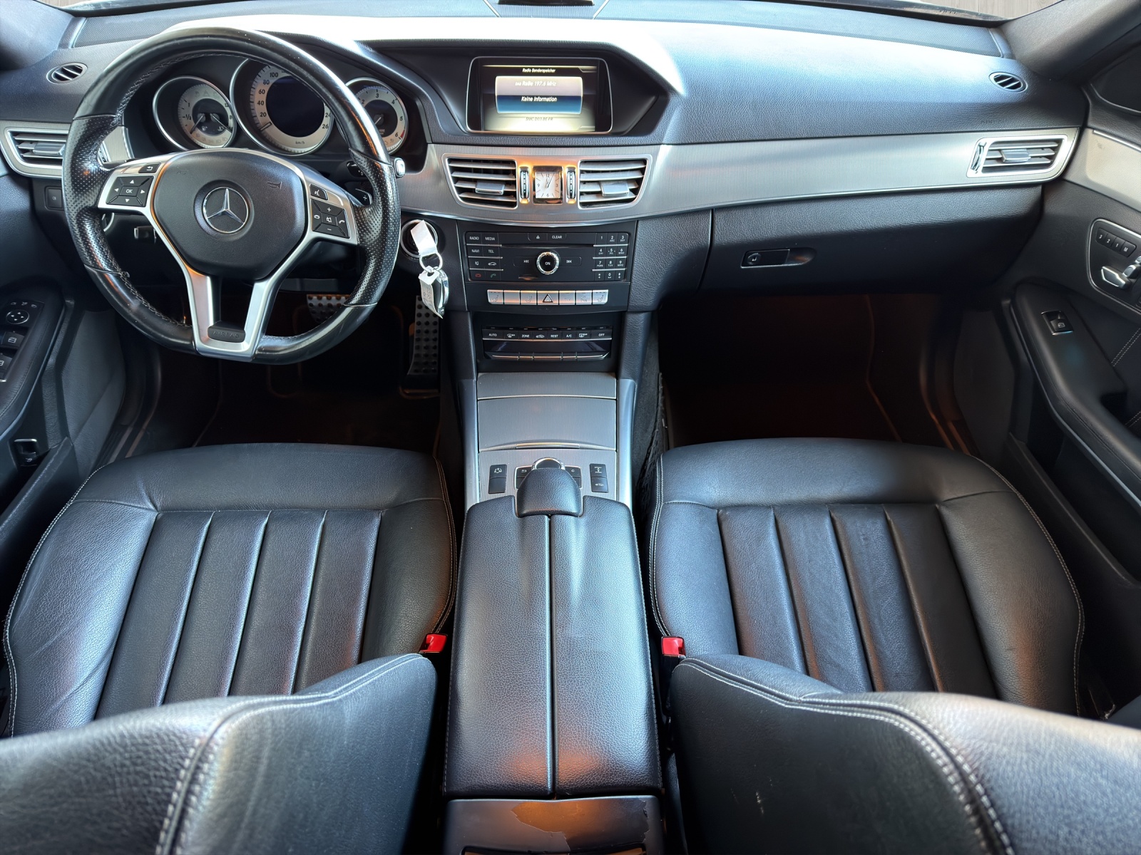 MERCEDES-BENZ E 350 BlueTEC Avantgarde 4Matic 7G-Tronic-image-8