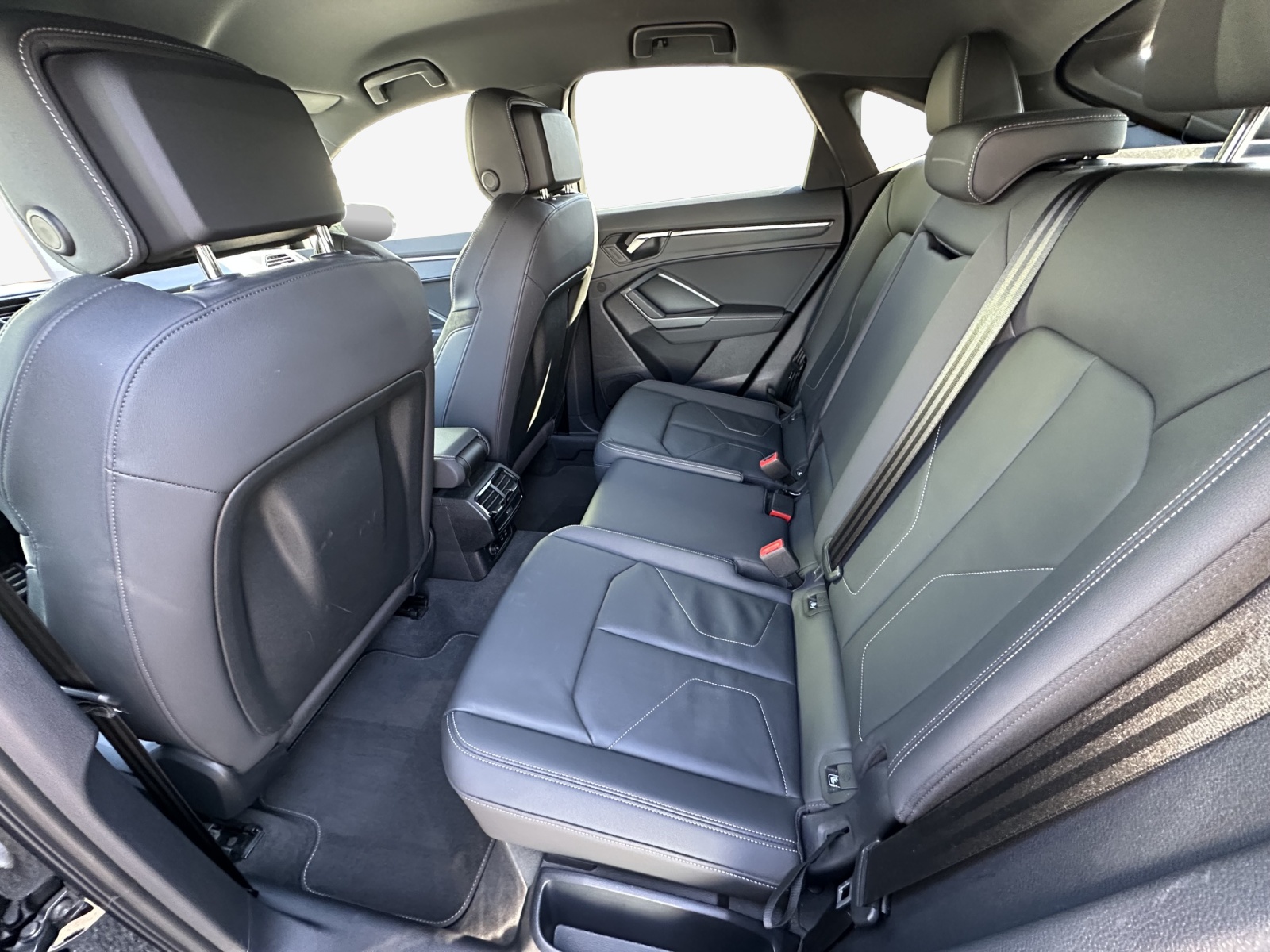 AUDI Q3 Sportback 35 TFSI S line Attraction S-tronic-image-12