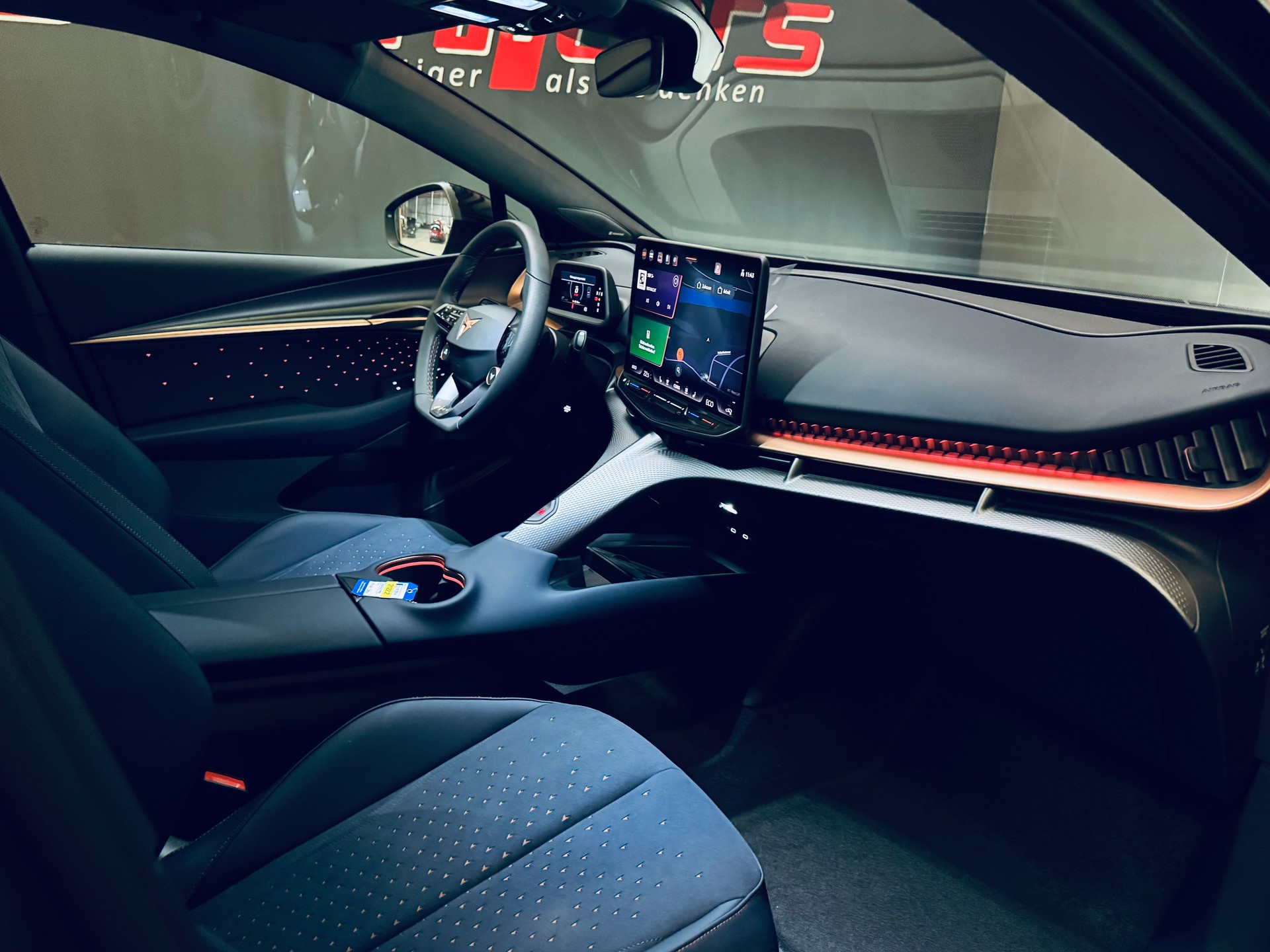 CUPRA Tavascan Type 9 77 kWh VZ Adrenaline-image-23