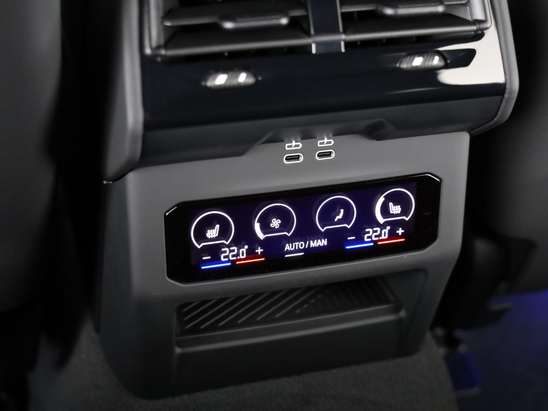 BMW M5 xDrive Touring-image-21