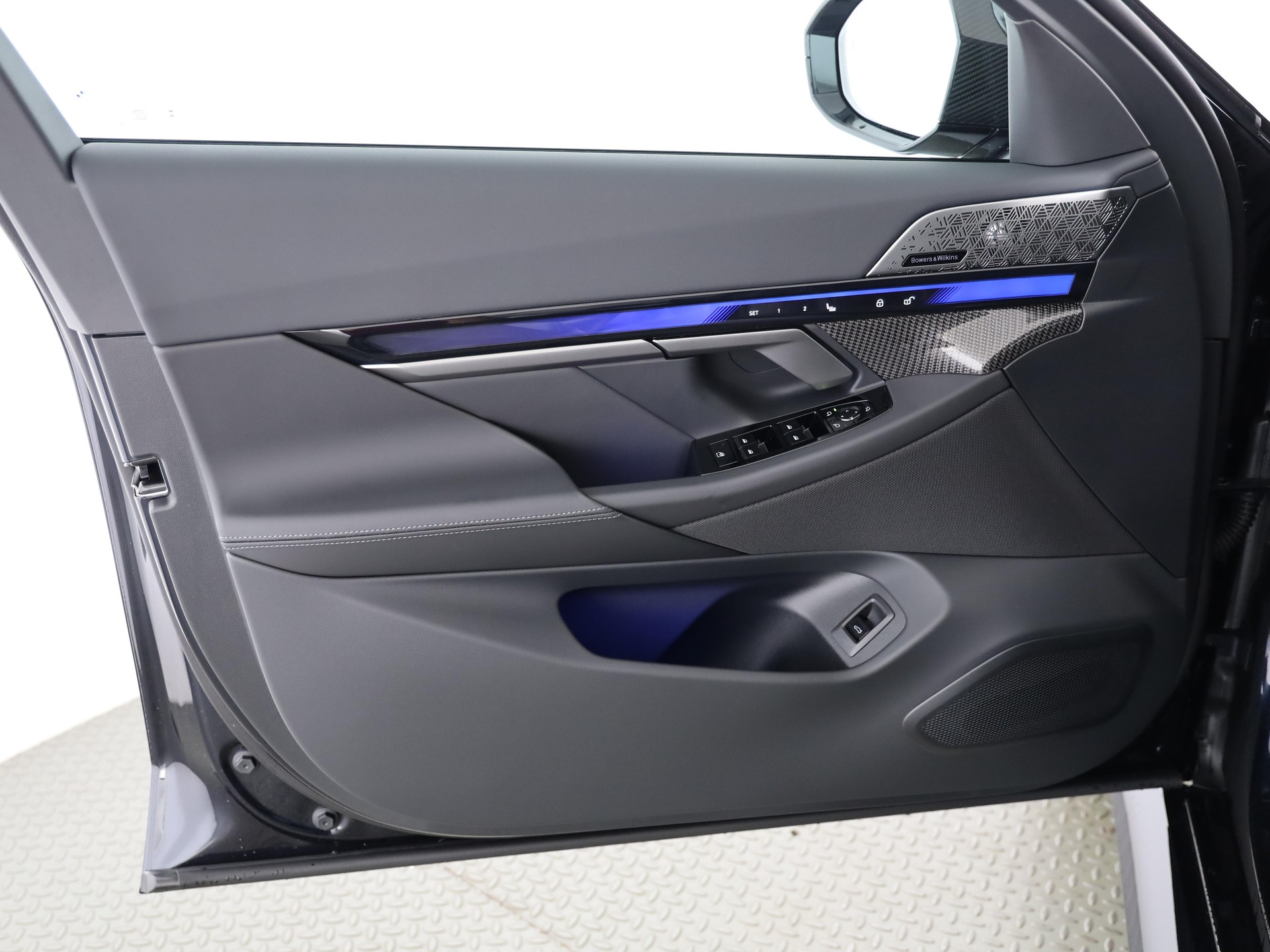 BMW M5 xDrive Touring-image-10