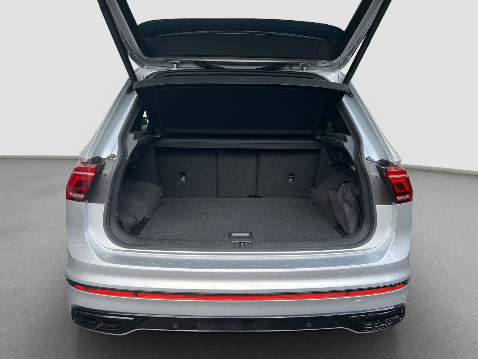 VW Tiguan 2.0 TDI SCR R-Line 4Motion DSG-image-9