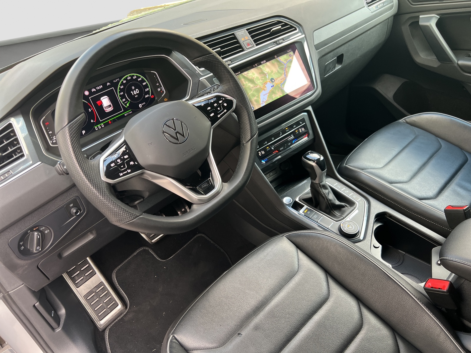 VW Tiguan 2.0 TDI SCR R-Line 4Motion DSG-image-7