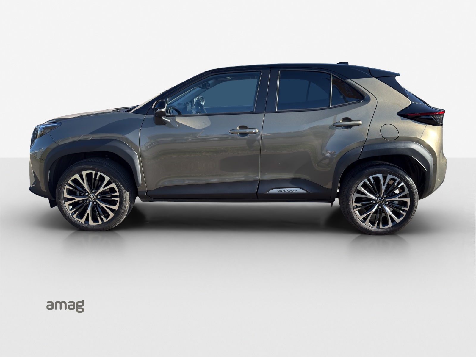 TOYOTA Yaris Cross 1.5 Elegant e-CVT AWDi-image-1