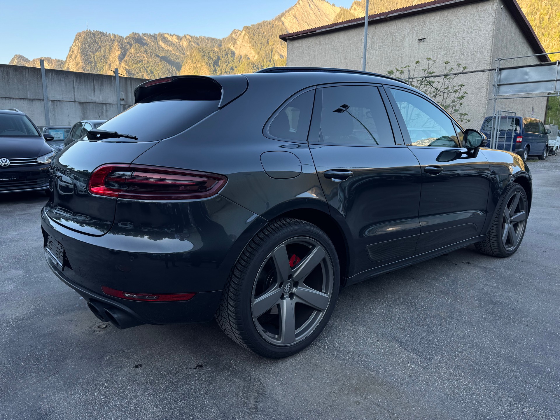 PORSCHE Macan GTS PDK-image-3