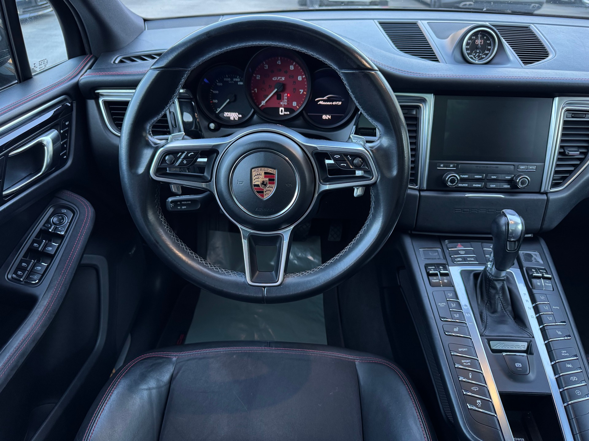 PORSCHE Macan GTS PDK-image-12